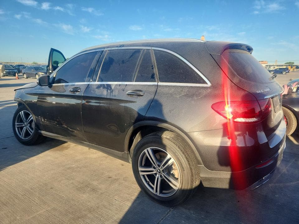 2020 MERCEDES-BENZ GLC 300 2