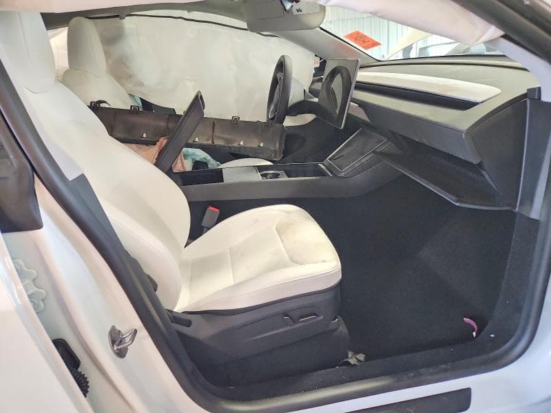 2026 TESLA MODEL Y 7