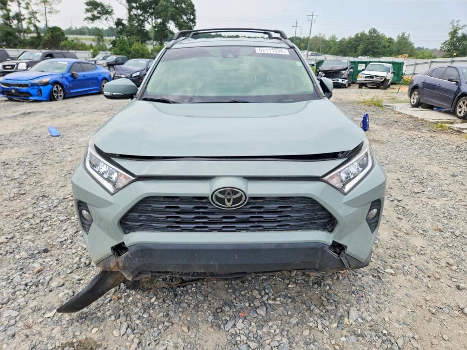 2020 TOYOTA RAV4 XLE 5