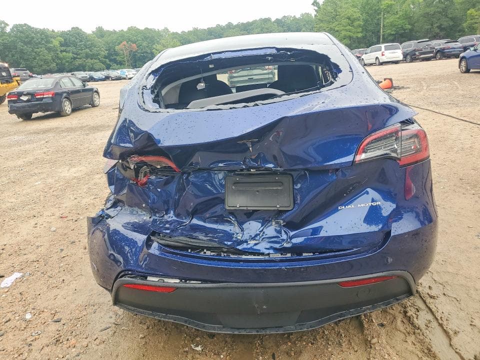 2024 TESLA MODEL Y 6