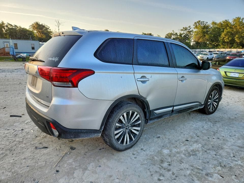2020 MITSUBISHI OUTLANDER SE 3