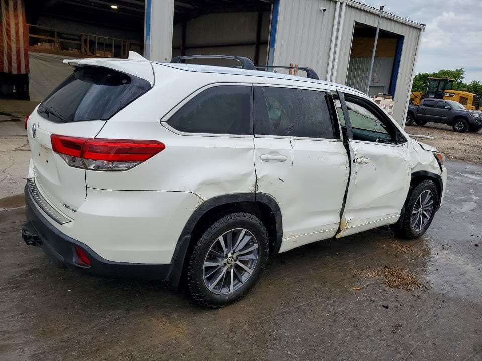 2017 TOYOTA HIGHLANDER XLE 3