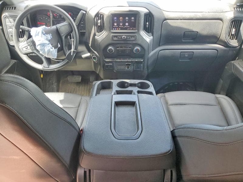 2025 CHEVROLET SILVERADO C2500 HEAVY DUTY 8