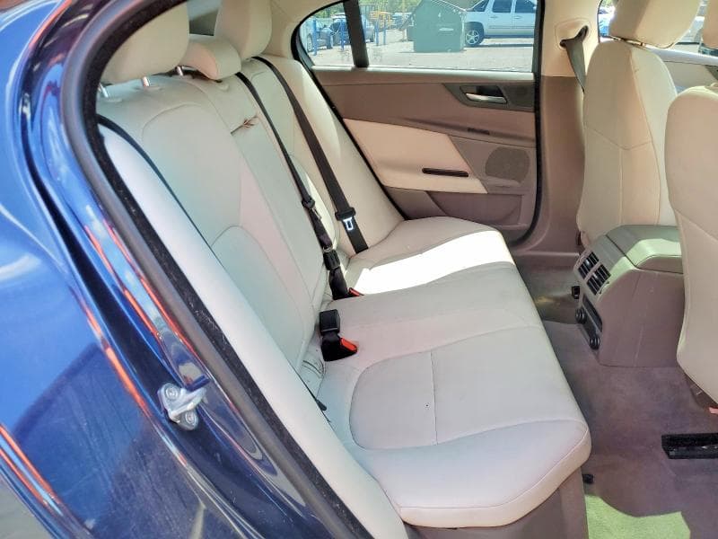 2019 JAGUAR XE PREMIUM 10