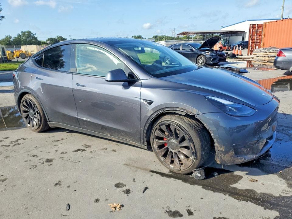 2021 TESLA MODEL Y 4