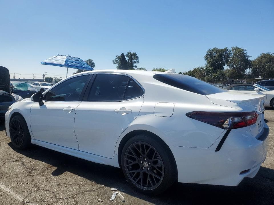 2022 TOYOTA CAMRY SE 2