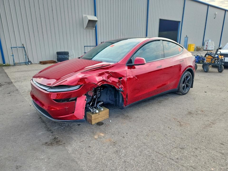 2026 TESLA MODEL Y