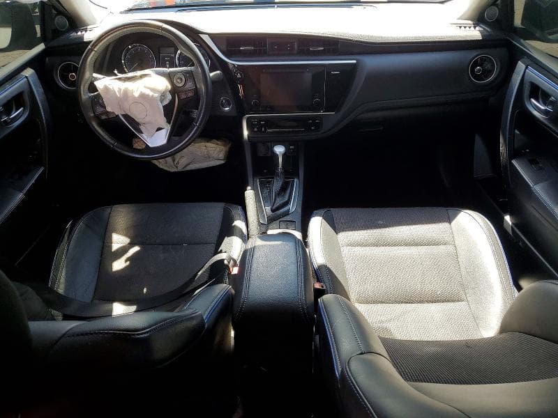 2017 TOYOTA COROLLA SE 8