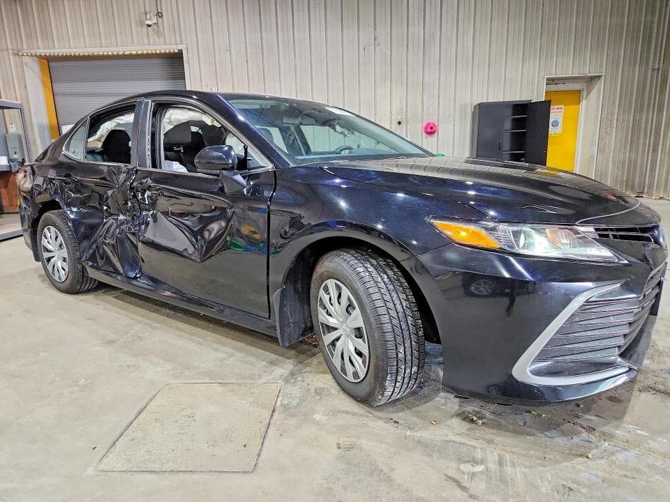 2023 TOYOTA CAMRY LE 4