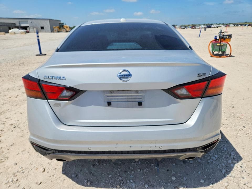 2022 NISSAN ALTIMA SR 6