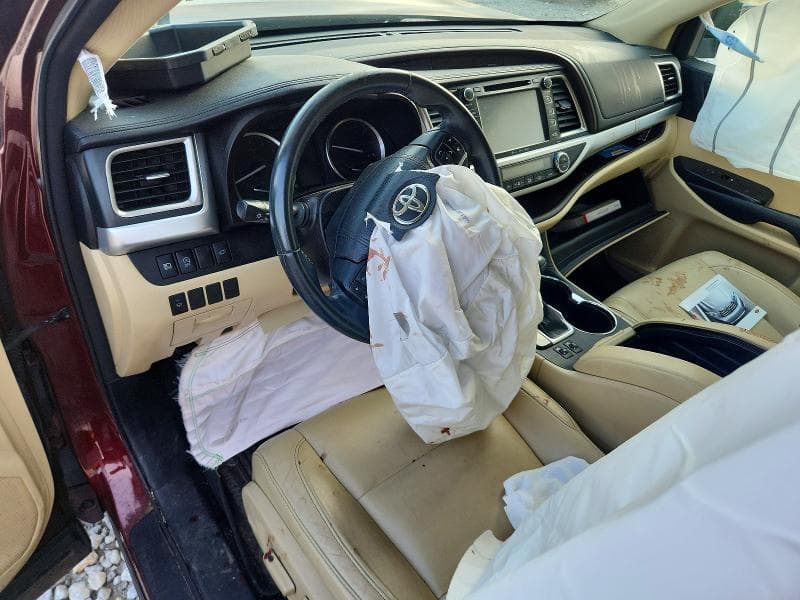 2017 TOYOTA HIGHLANDER XLE 8