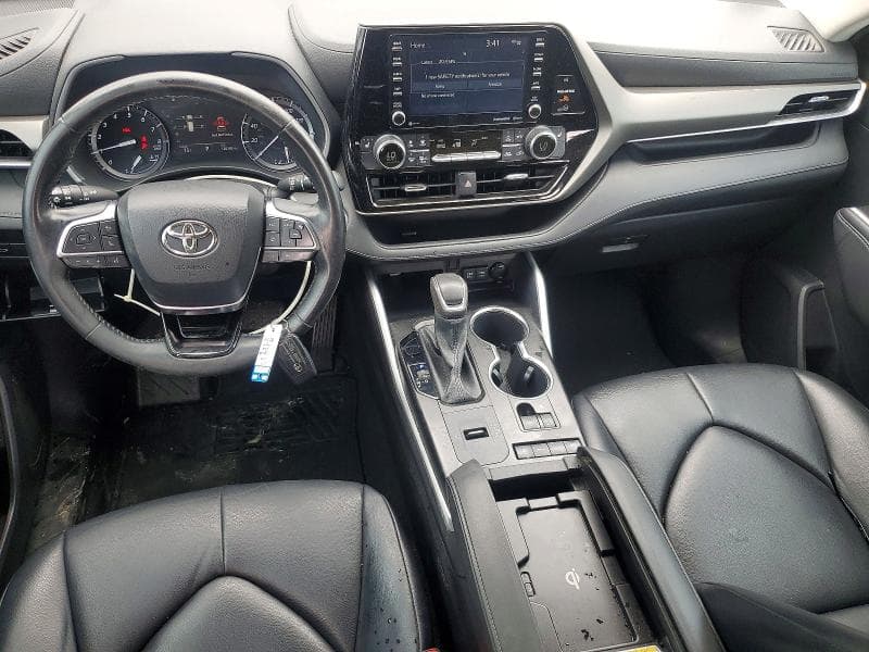2021 TOYOTA HIGHLANDER XLE 8