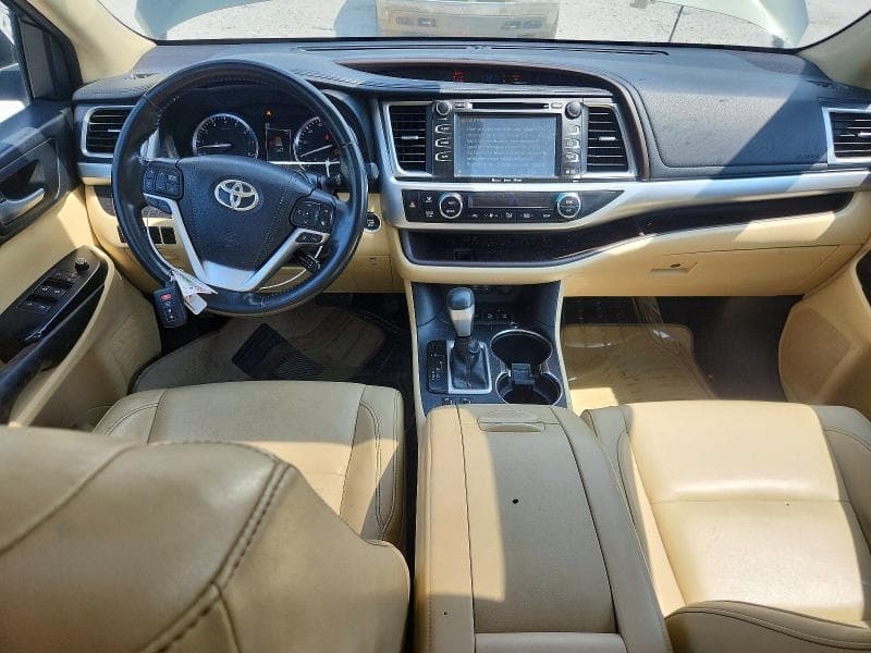 2017 TOYOTA HIGHLANDER XLE 8