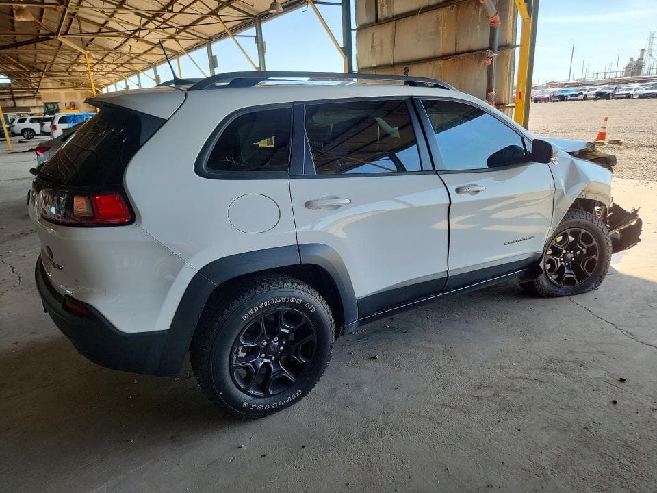 2019 JEEP CHEROKEE TRAILHAWK 3