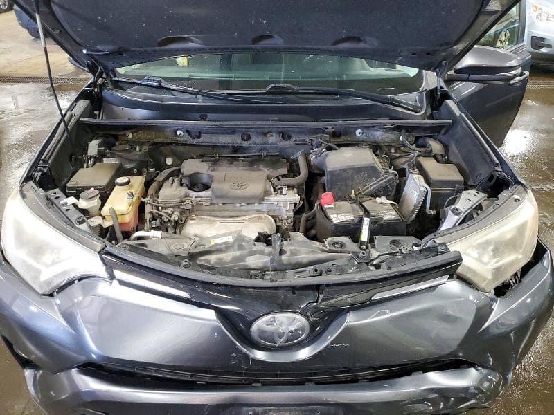 2018 TOYOTA RAV4 XLE 11