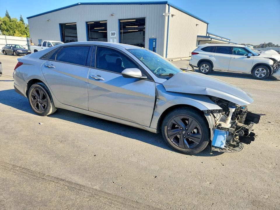2021 HYUNDAI ELANTRA SEL 4