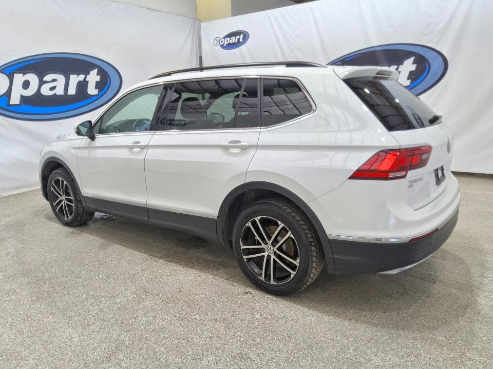 2018 VOLKSWAGEN TIGUAN SE/SEL 2