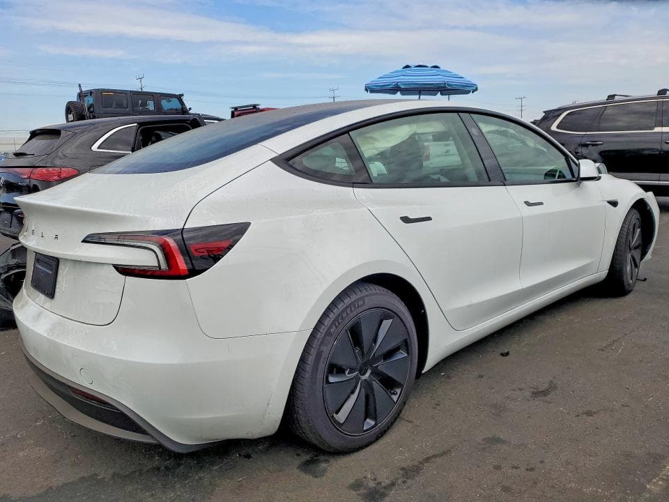 2026 TESLA MODEL 3 3