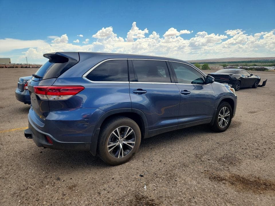 2019 TOYOTA HIGHLANDER LE 3