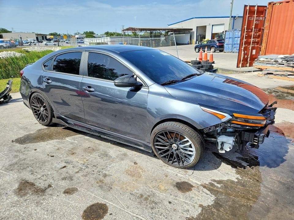 2023 KIA FORTE GT 4