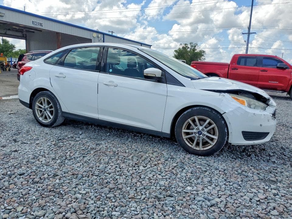 2017 FORD FOCUS SE 4