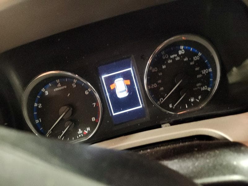 2018 TOYOTA RAV4 LIMITED 9