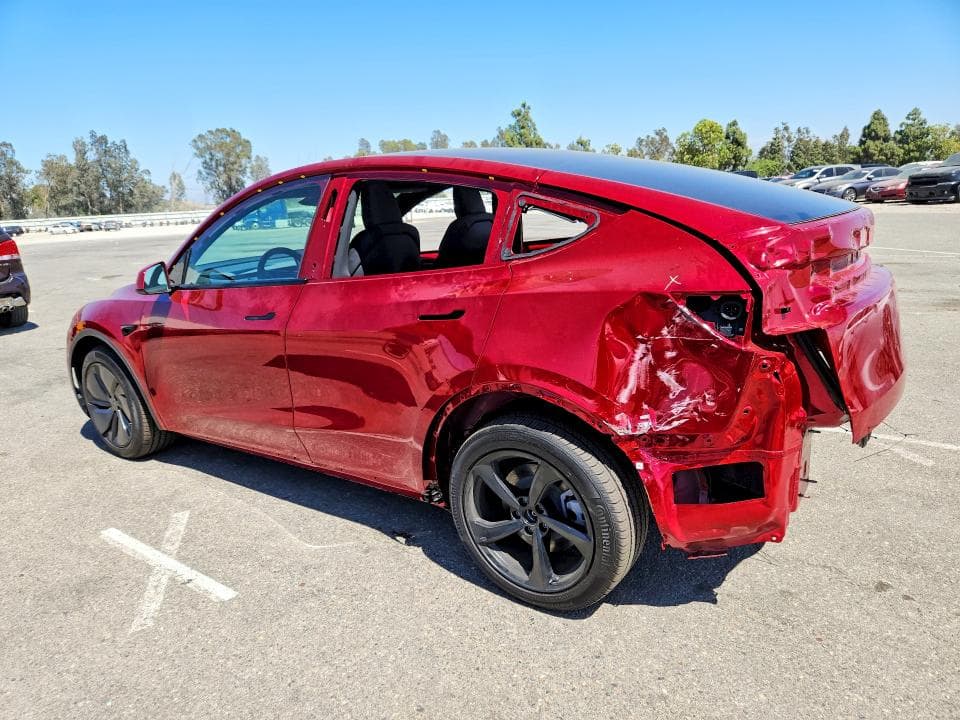 2026 TESLA MODEL Y 2