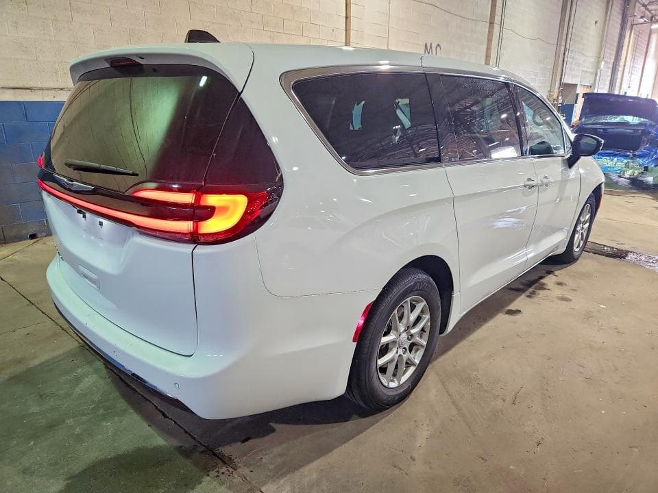 2026 CHRYSLER PACIFICA SELECT 3