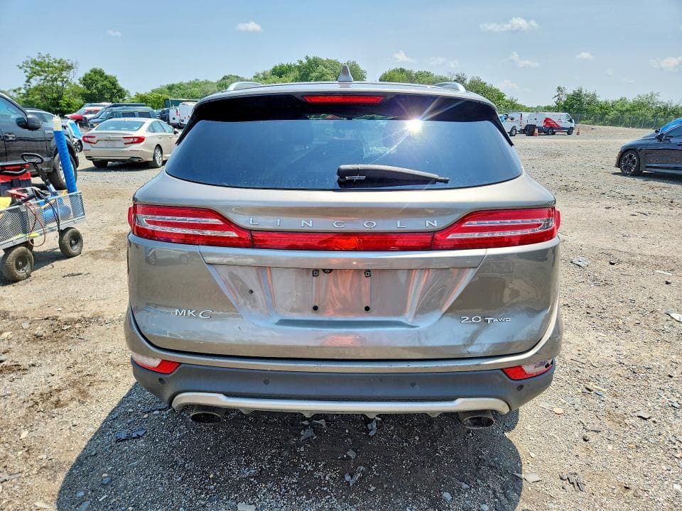 2017 LINCOLN MKC PREMIERE 6