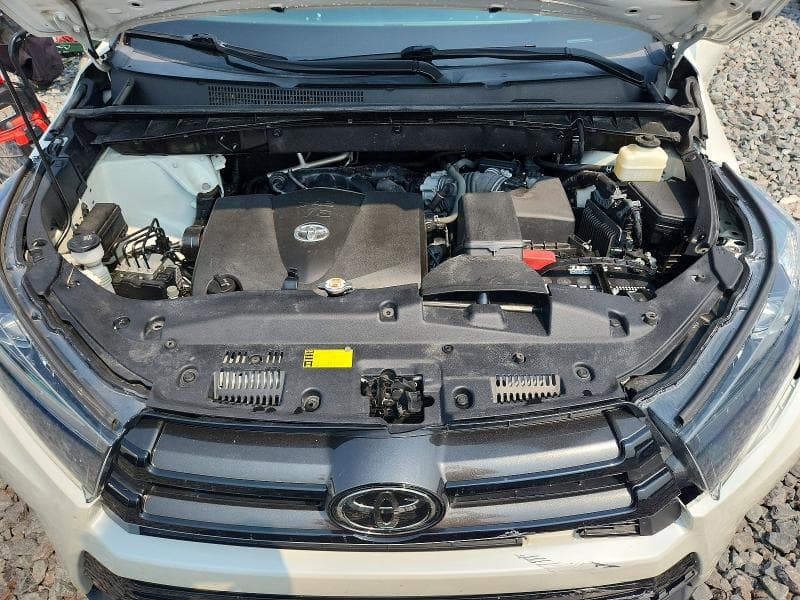 2019 TOYOTA HIGHLANDER SE 12