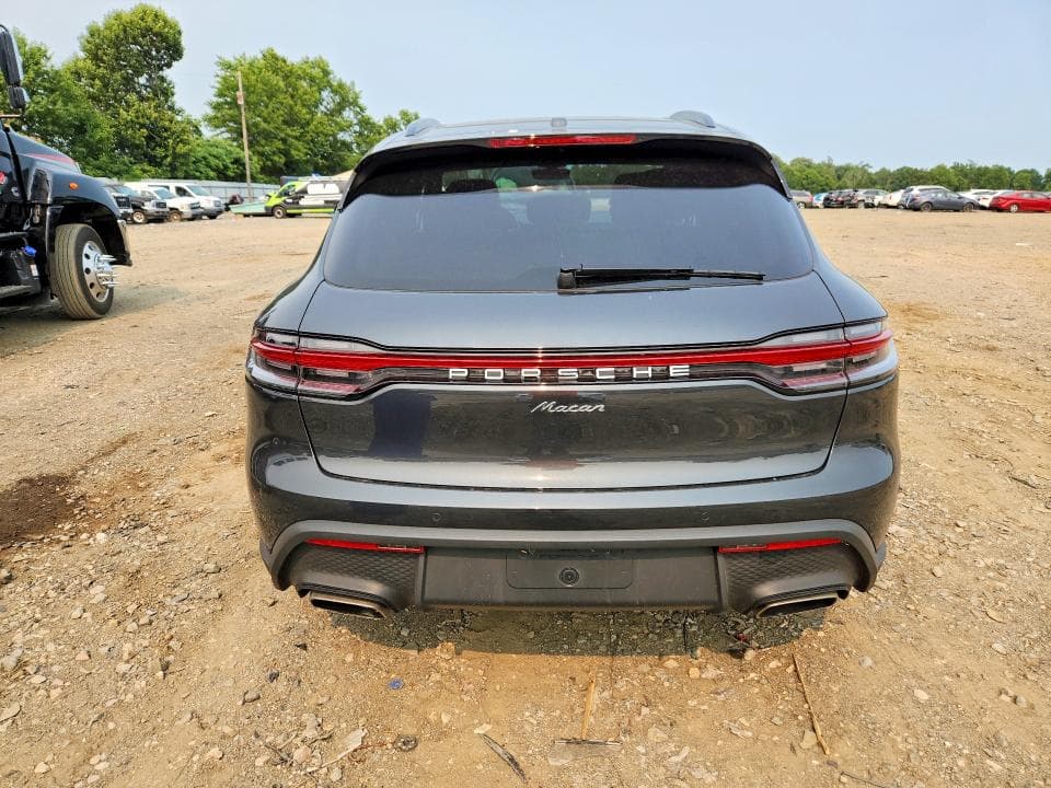2026 PORSCHE MACAN BASE 6