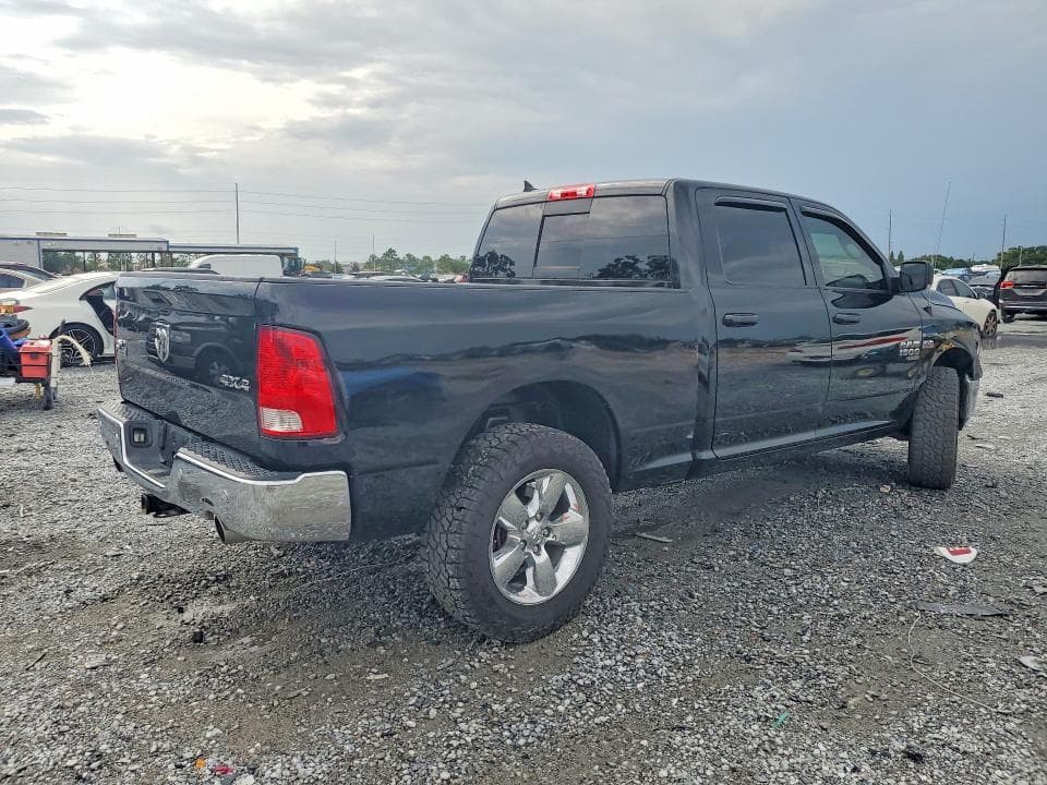 2019 RAM 1500 CLASSIC SLT 3