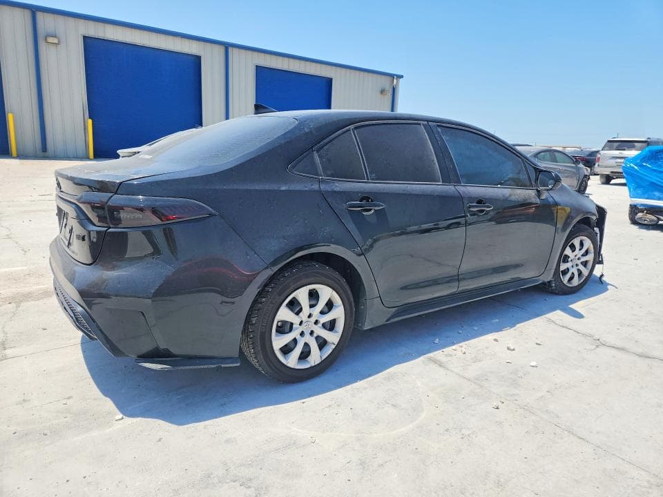 2024 TOYOTA COROLLA LE 3