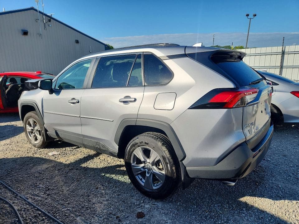 2025 TOYOTA RAV4 XLE 2