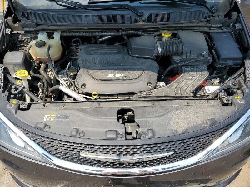 2017 CHRYSLER PACIFICA LIMITED 12