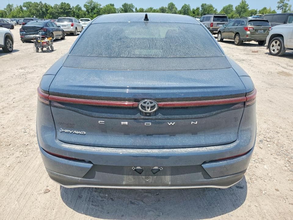 2025 TOYOTA CROWN XLE 6