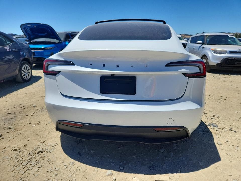 2026 TESLA MODEL 3 6