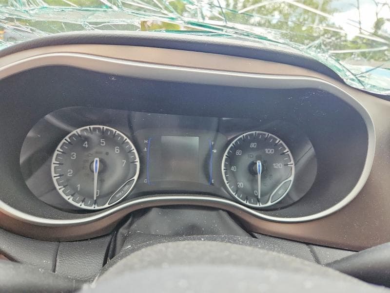 2017 CHRYSLER PACIFICA TOURING 9