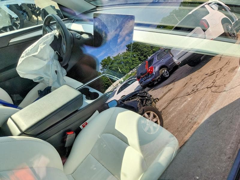 2023 TESLA MODEL Y 8
