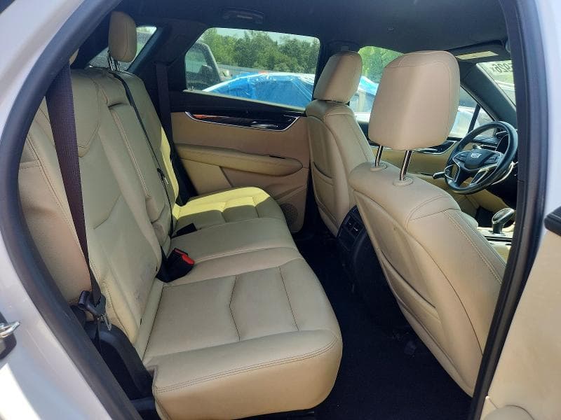 2017 CADILLAC XT5 11