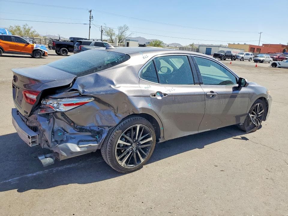 2019 TOYOTA CAMRY XSE 3