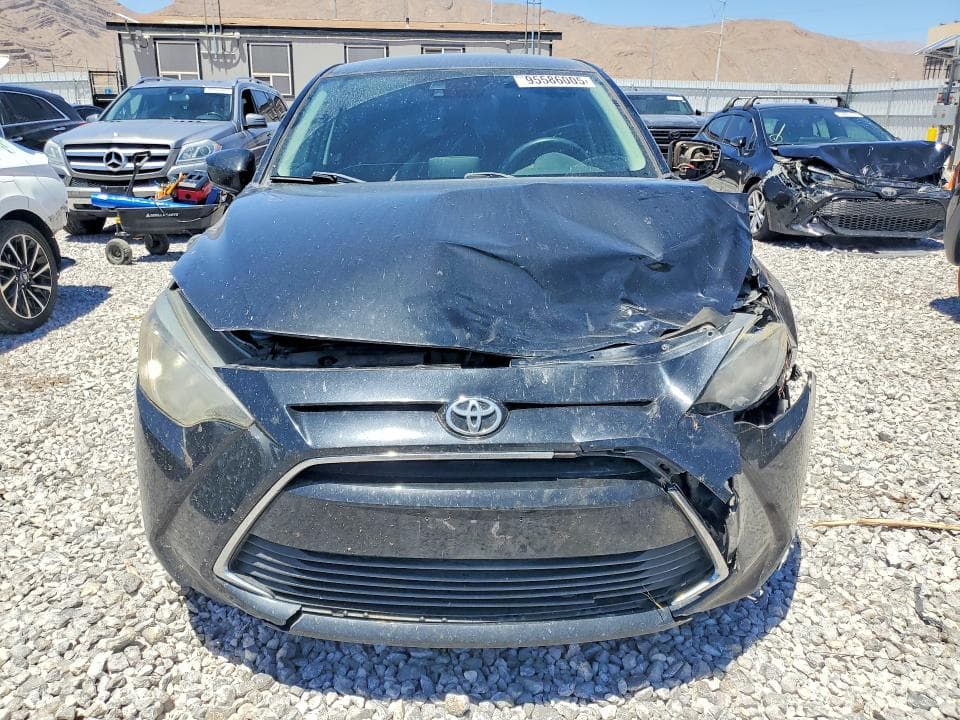 2017 TOYOTA YARIS IA BASE 5
