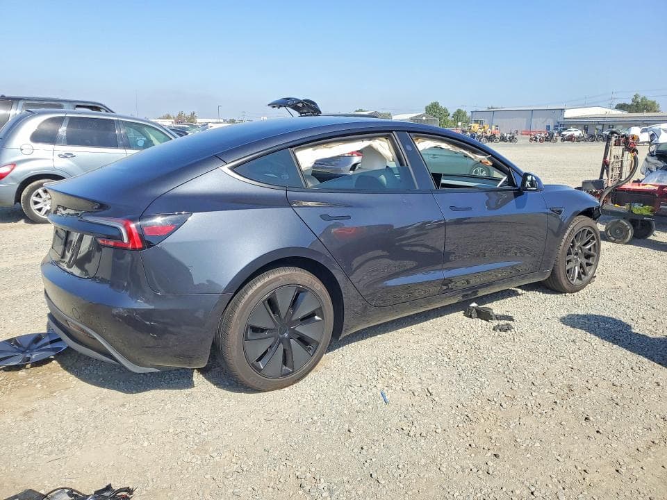 2025 TESLA MODEL 3 3