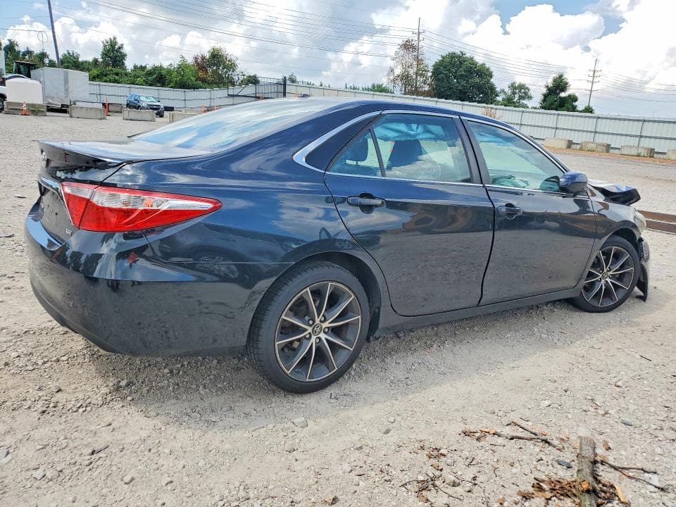 2017 TOYOTA CAMRY XSE 3