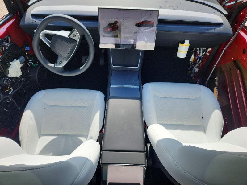 2026 TESLA MODEL Y 8