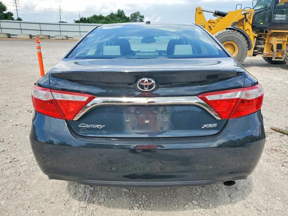 2017 TOYOTA CAMRY XSE 6
