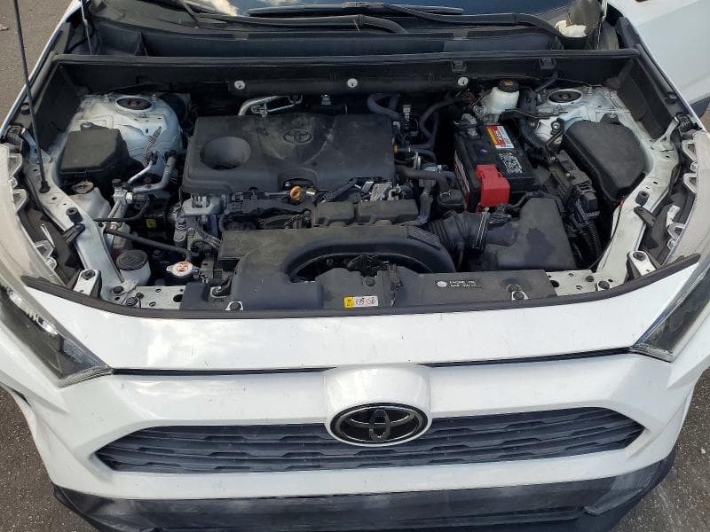 2021 TOYOTA RAV4 XLE 12