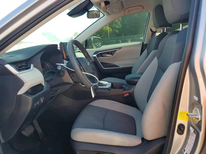 2021 TOYOTA RAV4 XLE 7