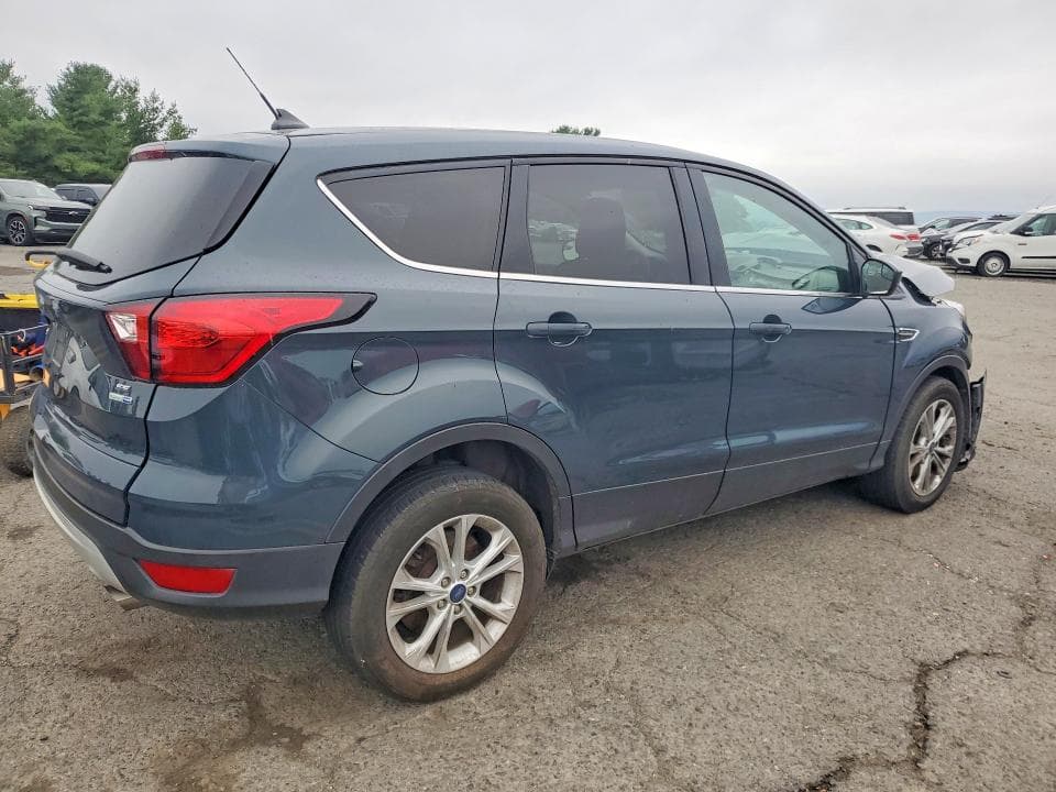 2019 FORD ESCAPE SE 3