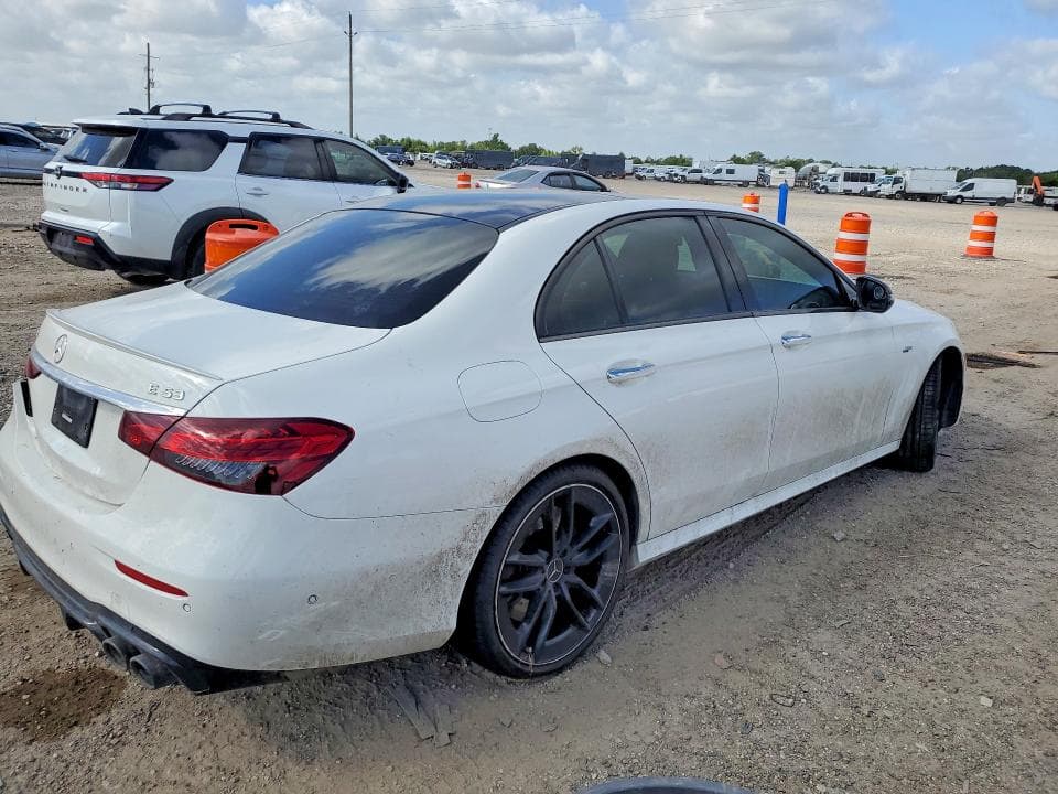 2022 MERCEDES-BENZ E AMG 53 4MATIC 3